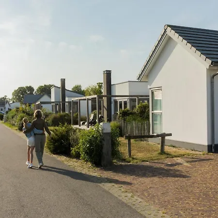 Detached, Single-storey Just Steps From The Sea 度假居 奥德多普